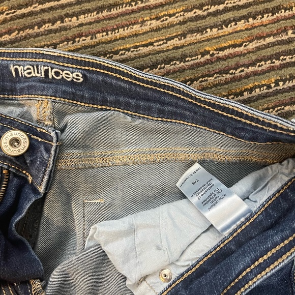 Euc Maurice’s 7/8 shorts - Picture 2 of 3